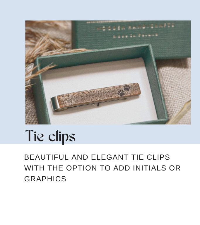 Drewniana spinka do krawata z Twoim grawerem lub inicjałami to świetny pomysł na prezent dla eleganckiego mężczyzny. 